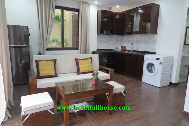 Căn hộ dịch vụ một phòng ngủ riêng biệt phố Đặng Thai Mai, đầy đủ đồ, dịch vụ chuyên nghiệp cho thuê.