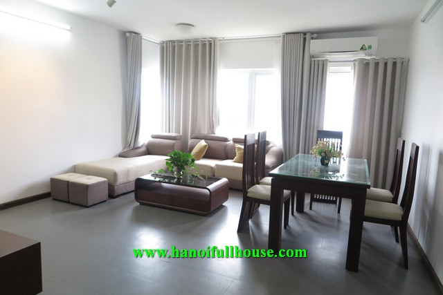 Cho thuê căn hộ đẹp, 2 phòng ngủ, phố Tô Ngọc Vân, giá hợp lý.