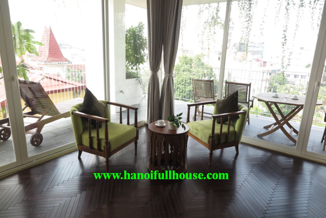 Luxury apartment in West Lake, 4 bedrooms, the area is up 300 sq m. 