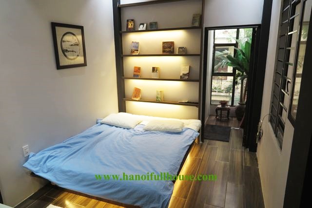 Căn nhà 2 phòng ngủ ấm cúng cho thuê giá rẻ trong ngõ Quán Thánh, Ba Đình