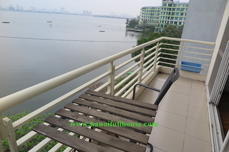 The 02 bedrooms apartment with lake view, balcony in Lang Yen Phu street. 