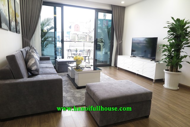3 bedroom apartment on Xuan Dieu street, great balcony, lake view for rent.