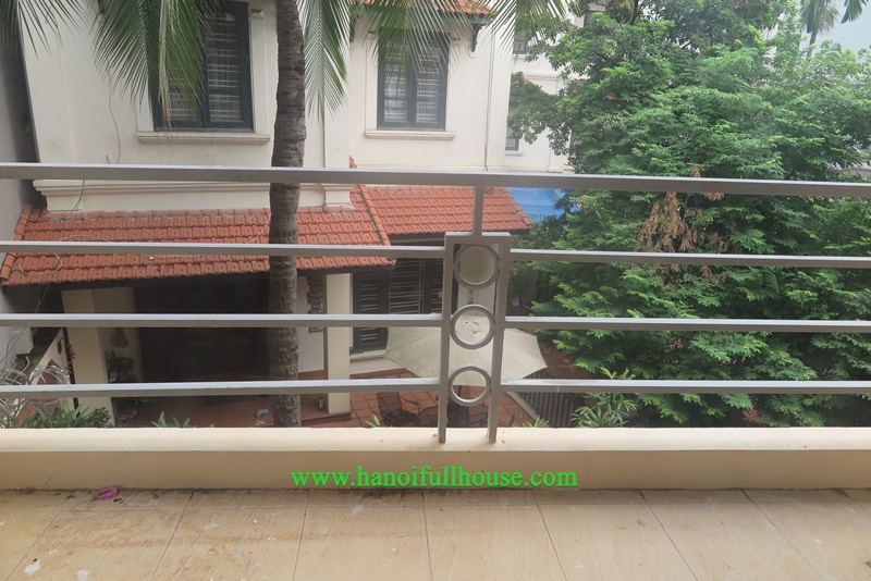 Căn nhà 02 phòng ngủ ô tô đỗ cửa giá rẻ ở Xuân Diệu cho thuê
