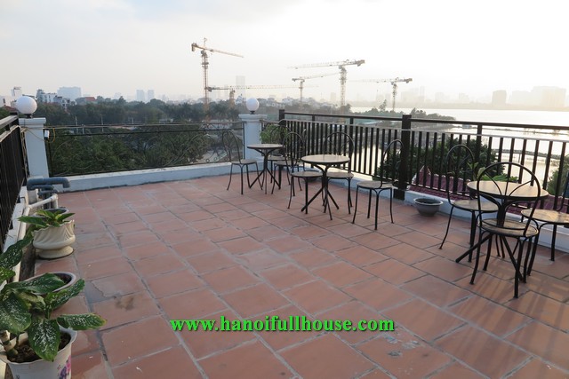 A cheap one-bedroom apartment in new building with great balcony and amazing terrace for rent.