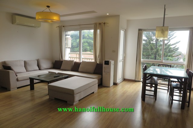 Căn hộ 2 phòng ngủ với không gian rộng, thoáng mát phố Đặng Thai Mai, quận Tây Hồ, Hà Nội.