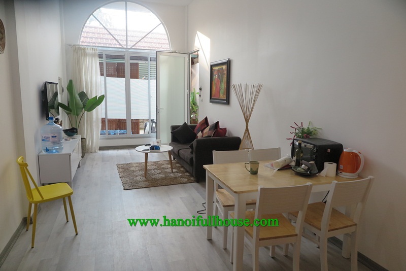 Nice apartment on Nghi Tam street, 1 bedroom, only $450.