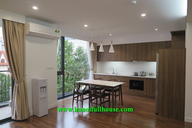 Căn hộ ấm áp, thiết kế hiện đại,  nằm giữa khu phố Tây cho thuê ngay.