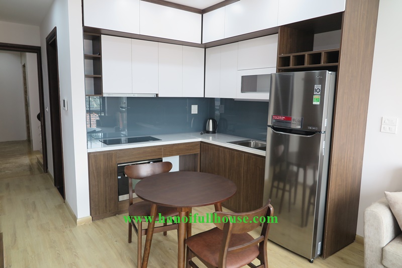 Brand new 01 bedroom flat in Tayho with a lots of light, balcony, lake view.