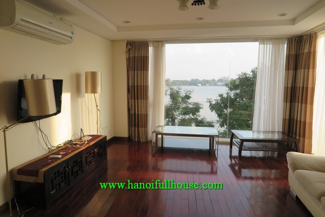 Nice serviced apartment facing to Westlake in Yen Phu village for rent