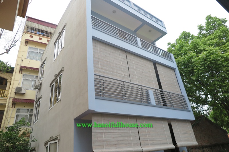 Nice house with 5 bedrooms, spacious terrace on Au Co street, Tay Ho for rent