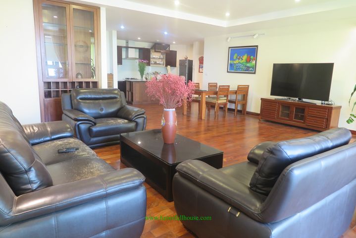 Find 3 bedroom apartment in 671 Hoang Hoa Tham Building