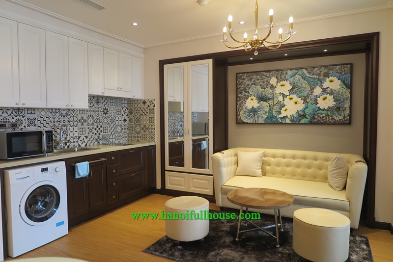 Tòa nhà căn hộ đẳng cấp, mới tinh cho người nước ngoài thuê gần hồ Trúc Bạch, Ba Đình 