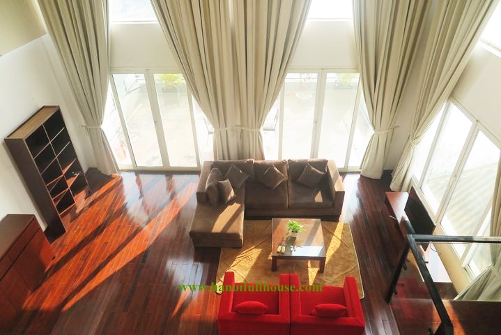 Căn hộ Penthouse 3 phòng ngủ tuyệt đẹp view trọn hồ Tây cho thuê tại Xuân Diệu
