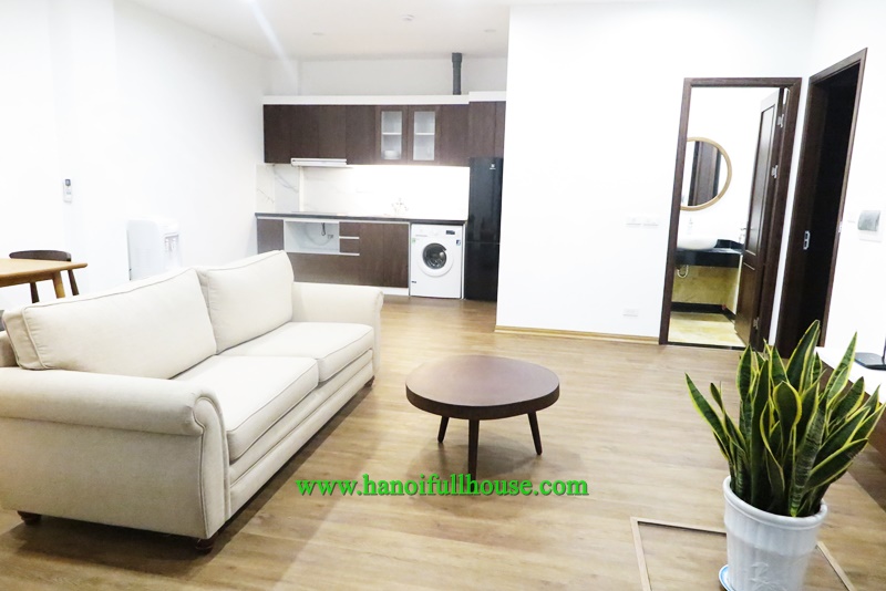 Big and new 1 bedroom apartment in Dang Thai Mai, Tay Ho, only 400USD/month 