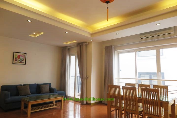 Căn hộ 2 phòng ngủ rộng 120m2 cho thuê giá rẻ tại Tô Ngọc Vân - Tây Hồ