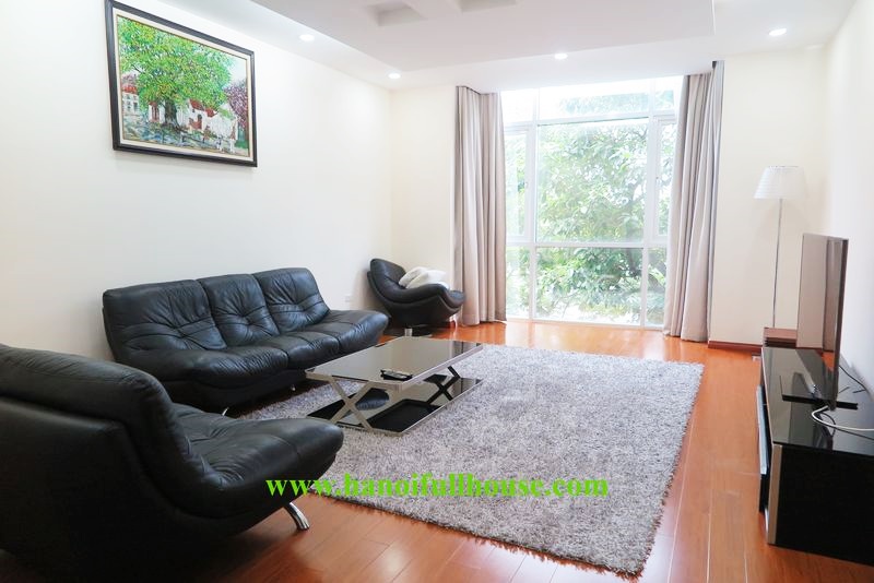 Căn hộ Duplex 2 phòng ngủ siêu đẹp view hồ Trúc Bạch cho thuê 