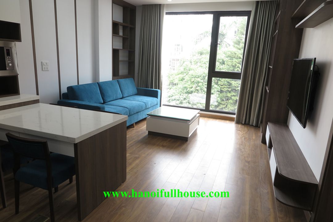 Căn hộ dịch vụ hoàn toàn mới tại phố Tây Hồ cho thuê, 2 phòng ngủ, nội thất hiện đại.