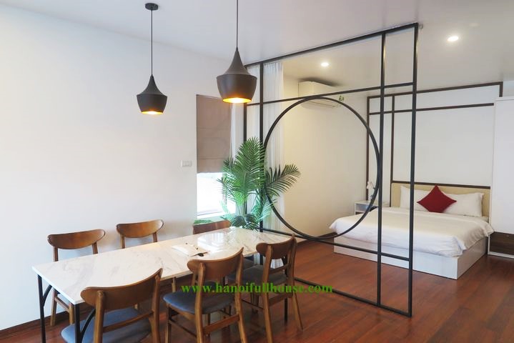 Căn hộ 2 ngủ tuyệt đep giá rẻ trên phố Tô Ngọc Vân cho thuê
