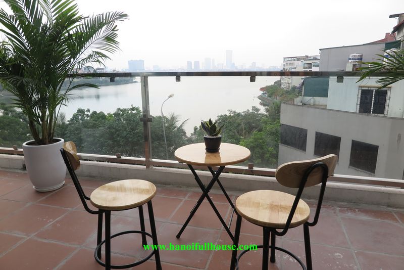 Westlake view apartment with 03 bedrooms, luxury funiture in Xuan Dieu for rent.