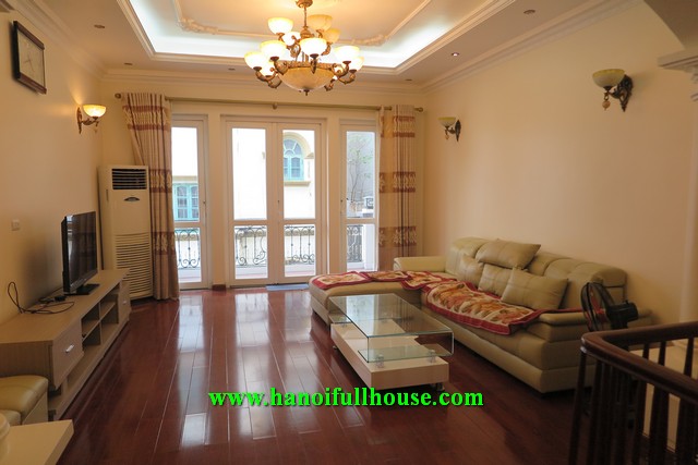 Căn nhà tuyệt đẹp nằm trên phố Đặng Thai Mai với 4 phòng ngủ lớn, 2 sân rộng, sân thượng cho thuê.