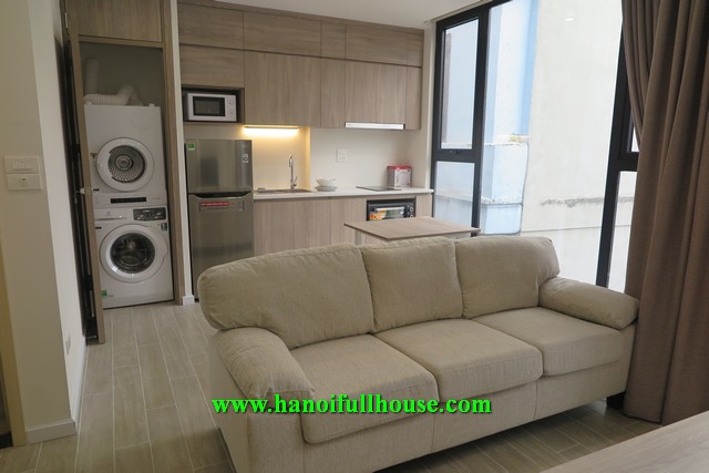 Căn hộ dịch vụ một phòng ngủ, đầy đủ nội thất, mới tinh, phố Âu Cơ cho thuê ngay.