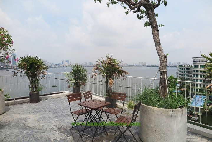 A unique design 2 bedroom duplex apartment, the private garden, terrace with lake view