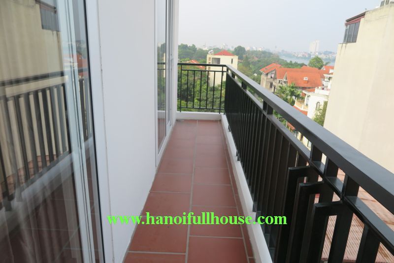 Căn hộ 3 phòng ngủ tại tòa nhà dịch vụ tại Tây Hồ