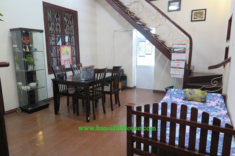 Cho thuê căn nhà 2 tầng phong cách Pháp làm Homestay giá cực rẻ tại Hoàn Kiếm - Hà Nội