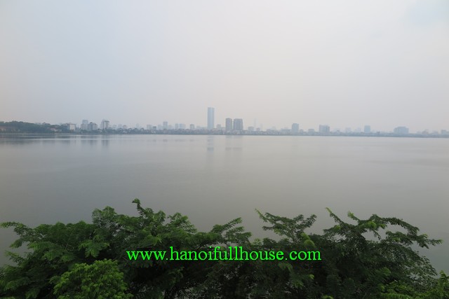 Lake view apartment in Tay Ho Ha Noi for rent