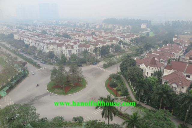 Căn hộ 3 phòng ngủ rộng rãi ở Ciputra diện tích 153 m2 với đầy đủ nội thất, tầng cao