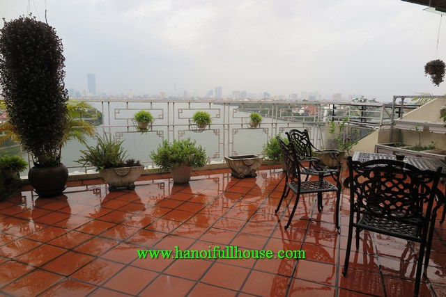 A penthouse apartment on Xuan Dieu str, Tay Ho dist for lease