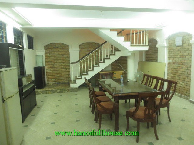 Cheap house with 4 bedroom in Ba Dinh dist for rent
