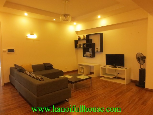 Cheap apartment with 3 bedroom for rent in Ba Dinh dist, Ha Noi