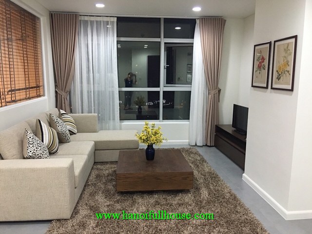 Luxury one bedroom apartment at Water Mark building on Lac Long Quan, Cau Giay for lease