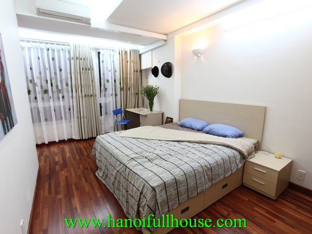 Hanoi serviced apartment for rent in Hoan Kiem dist. Fully furnished, lift, 1 bedroom, open view, balcony