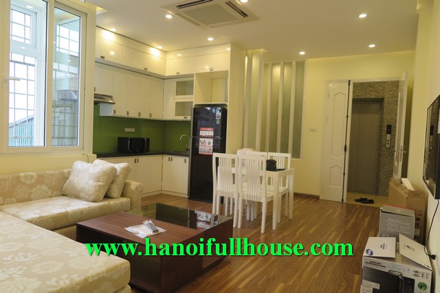 Rent a high quality serviced apartment with 2 bedroom in Hoan Kiem, Ha Noi