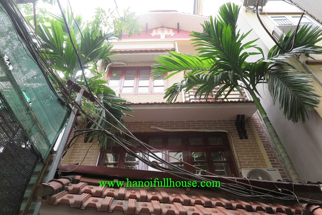 A good house with 4 bedrooms, a small yard for rent in Tay Ho
