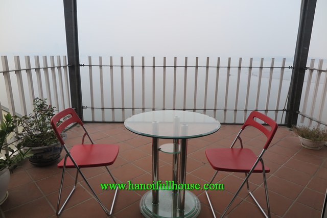 Beautiful lake view one-bedroom apartment on Yen Phu village, Tay Ho dist for rent