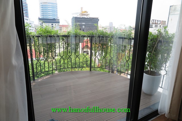 3 bedroom professional serviced apartment in downtown, Hoan Kiem dist, Ha Noi to let
