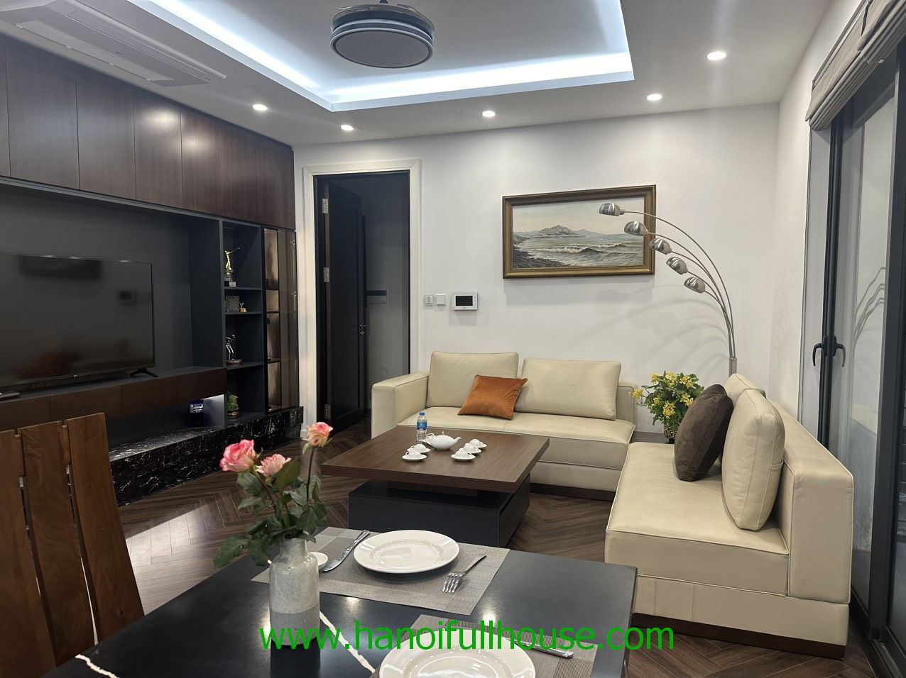 Modern one bedroom apartment on Dao Tan str for rent