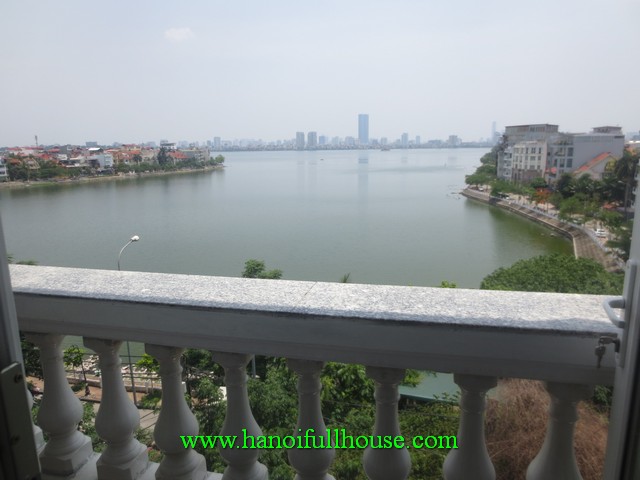 Xuan dieu serviced apartment faces to West Lake for rent