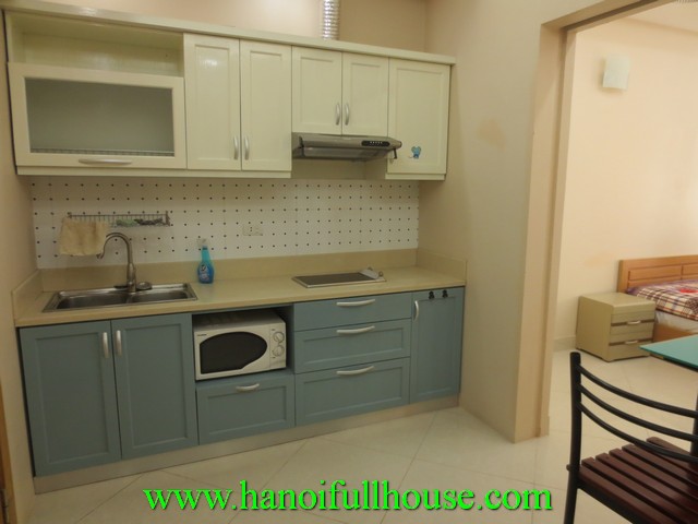 Cheap apartment in Hai Ba Trung dist for rent. 1 bedroom, fully furnished, price 450$/month