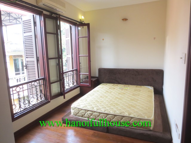 A beautiful terrace house with 3 bedroom, furnished in Ba Dinh district for lease