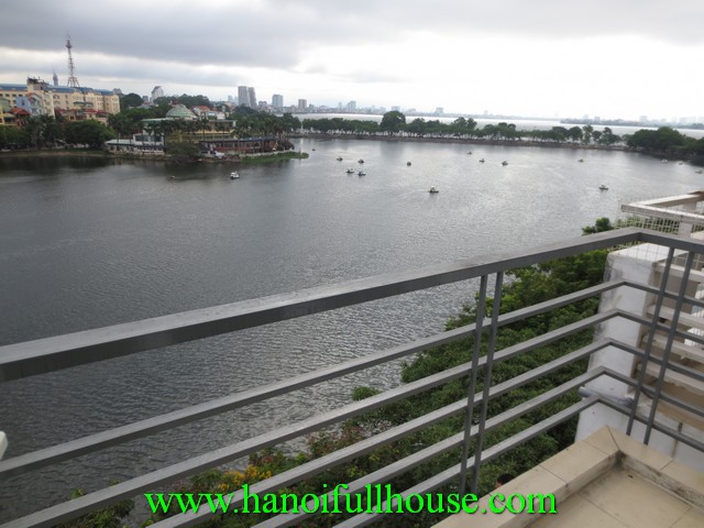 1 bedroom Truch bach lake view furnished apartment for rent in Ba Dinh dist