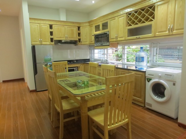 Luxurious serviced apartment for rent in Dong Da dist. 3 bedrooms, 2 bathrooms, wooden floor