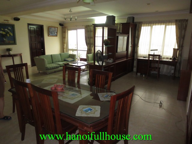 Nice cheap apartment with 3 bedrooms for rent in Ciputra urban, Tay Ho dist, Ha Noi