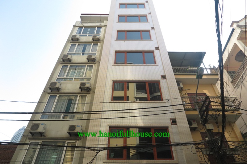 Cheap apartment in Truc Bach area, Mac Dinh Chi street for rent.