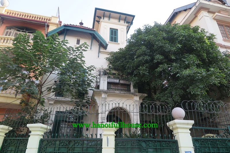 Large villa in To Ngoc Van street, 4 bedrooms, great view, nice garden and yard for rent.