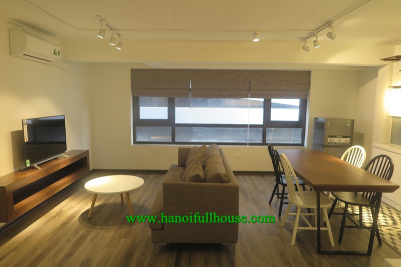 Luxurious apartment in Au Co street, 1 private bedroom, modern bathroom, big kitchen for rent.