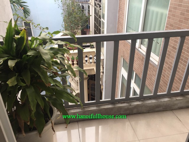 Cheap serviced apartment, 2 bedroom with lots of wind, sunlight in Dong Da, HN